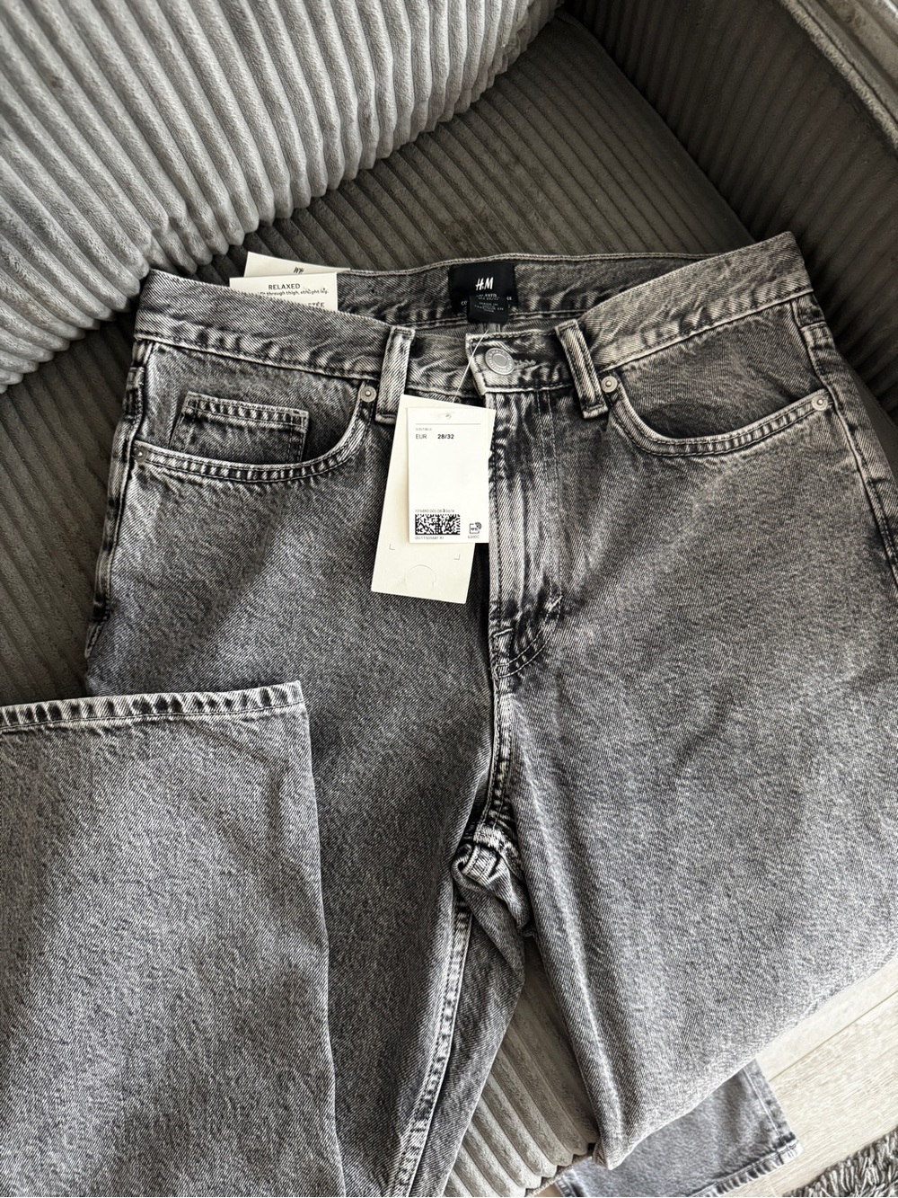 H&M Men's Relaxed Black-Grey Washed Jeans